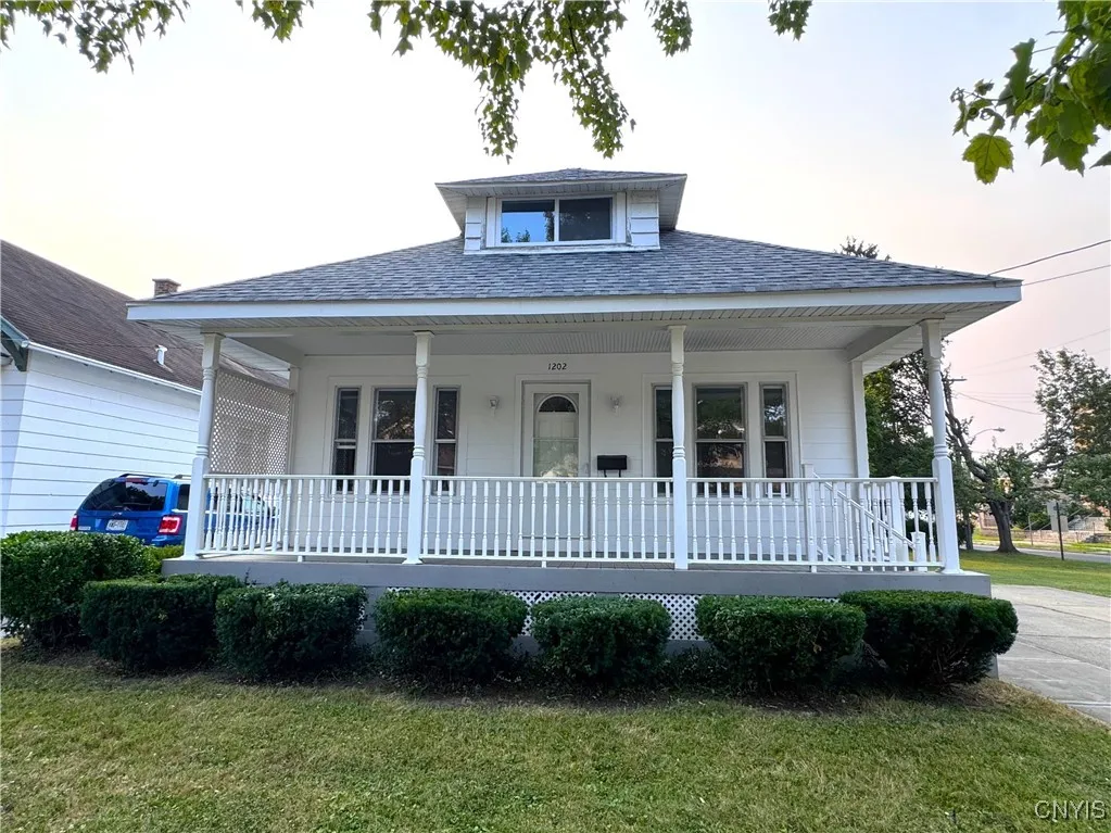 1202 Kellogg Avenue, Utica, New York 13502, Utica, New York 13502, 4 Bedrooms Bedrooms, 10 Rooms Rooms,1 BathroomBathrooms,Residential,Closed,1202 Kellogg Avenue, Utica, New York 13502,0,S1627697