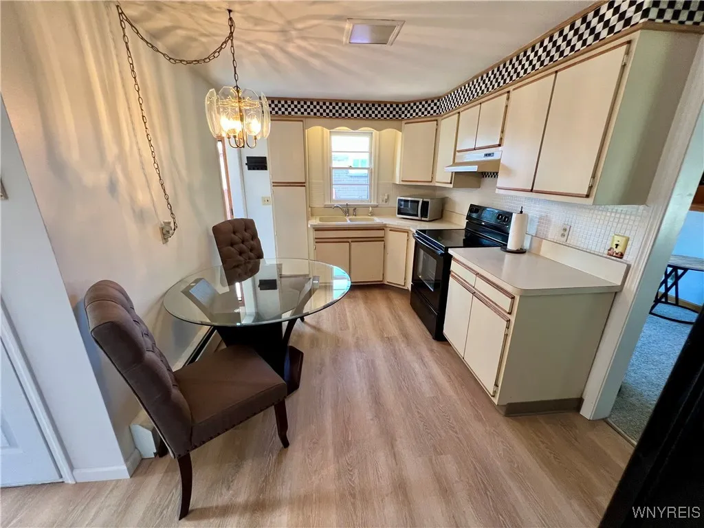 124 Carmen Road, Amherst, New York 14226, Amherst, New York 14226, 2 Bedrooms Bedrooms, 6 Rooms Rooms,1 BathroomBathrooms,Residential,Closed,124 Carmen Road, Amherst, New York 14226,0,B1625857