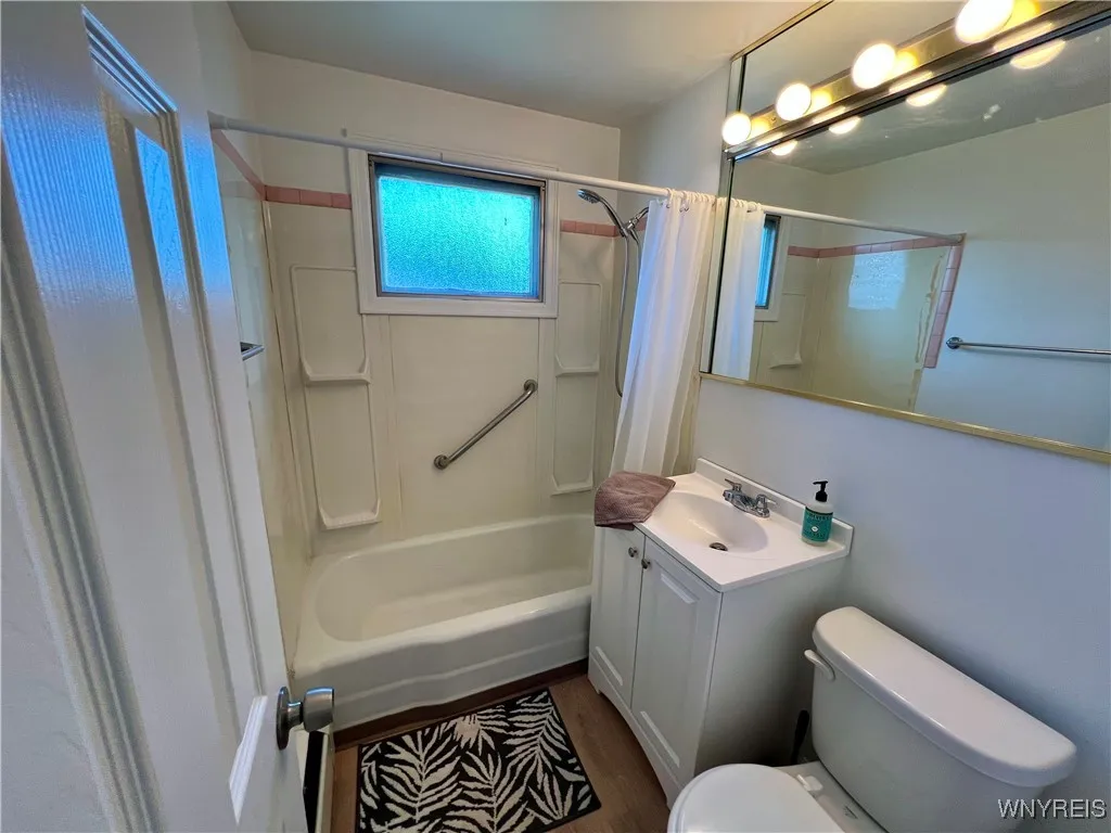 124 Carmen Road, Amherst, New York 14226, Amherst, New York 14226, 2 Bedrooms Bedrooms, 6 Rooms Rooms,1 BathroomBathrooms,Residential,Closed,124 Carmen Road, Amherst, New York 14226,0,B1625857