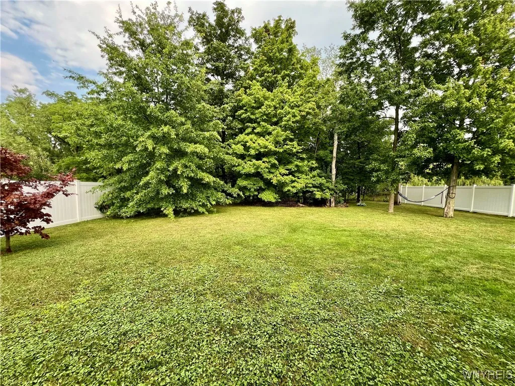 59 Chancellor Lane, West Seneca, New York 14224, West Seneca, New York 14224, 4 Bedrooms Bedrooms, 8 Rooms Rooms,2 BathroomsBathrooms,Residential,For Sale,59 Chancellor Lane, West Seneca, New York 14224,B1625859