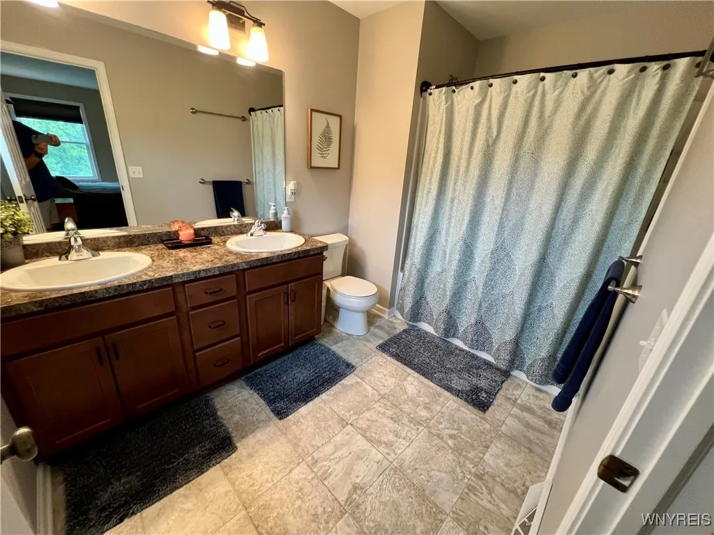 59 Chancellor Lane, West Seneca, New York 14224, West Seneca, New York 14224, 4 Bedrooms Bedrooms, 8 Rooms Rooms,2 BathroomsBathrooms,Residential,For Sale,59 Chancellor Lane, West Seneca, New York 14224,B1625859
