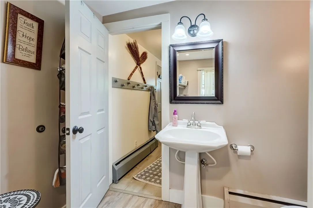 37 York Street, Mendon, New York 14472, Mendon, New York 14472, 4 Bedrooms Bedrooms, 10 Rooms Rooms,3 BathroomsBathrooms,Residential,Closed,37 York Street, Mendon, New York 14472,0,R1624880