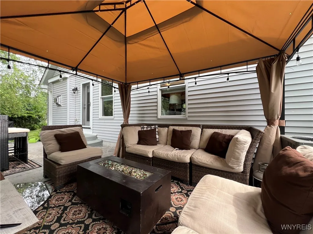 89 Blossom Wood Lane, Cheektowaga, New York 14227, Cheektowaga, New York 14227, 2 Bedrooms Bedrooms, 6 Rooms Rooms,2 BathroomsBathrooms,Residential,Closed,89 Blossom Wood Lane, Cheektowaga, New York 14227,0,B1621924