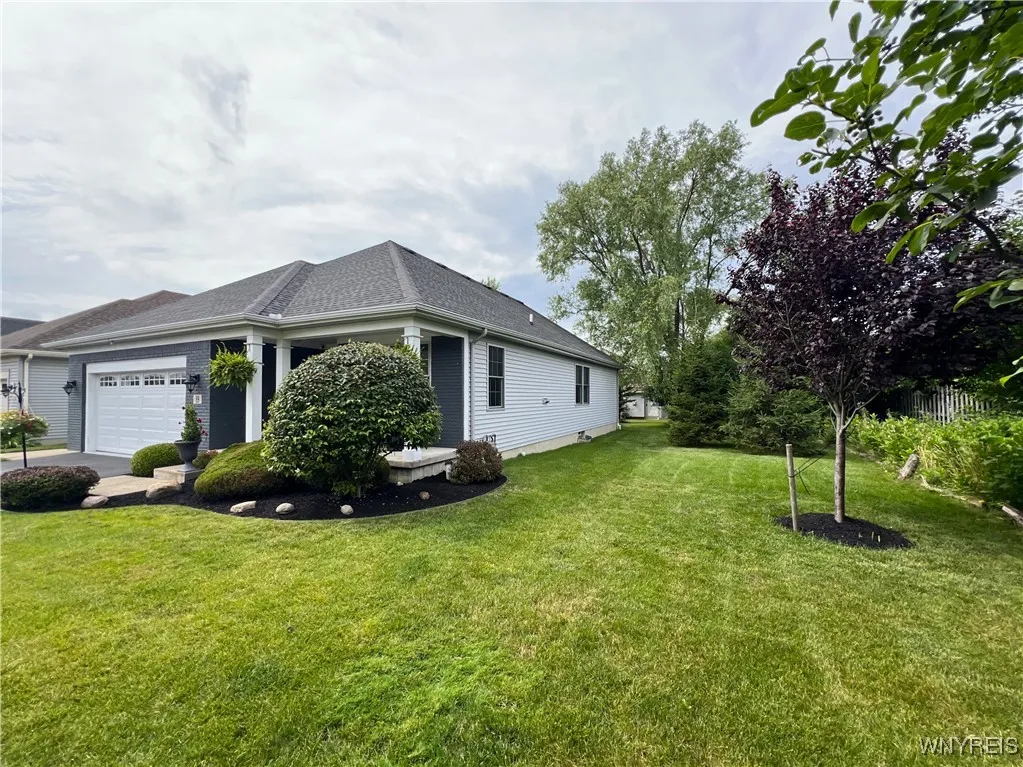 89 Blossom Wood Lane, Cheektowaga, New York 14227, Cheektowaga, New York 14227, 2 Bedrooms Bedrooms, 6 Rooms Rooms,2 BathroomsBathrooms,Residential,Closed,89 Blossom Wood Lane, Cheektowaga, New York 14227,0,B1621924
