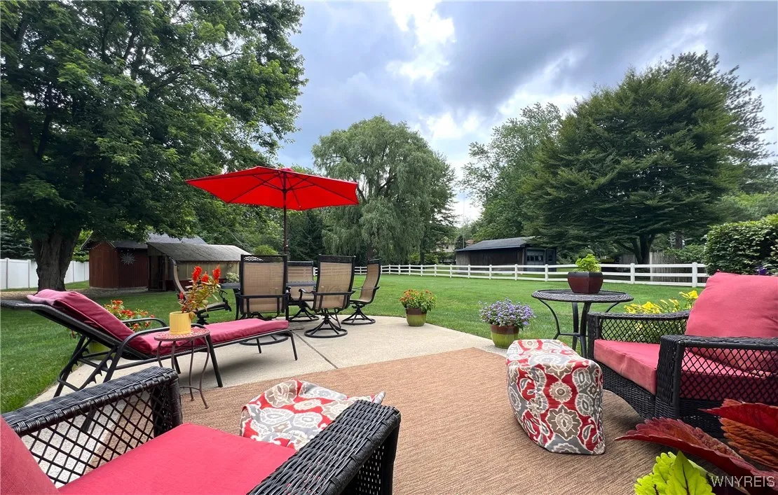 6525 Poplar Hill Lane, Clarence, New York 14051, Clarence, New York 14051, 3 Bedrooms Bedrooms, 8 Rooms Rooms,2 BathroomsBathrooms,Residential,For Sale,6525 Poplar Hill Lane, Clarence, New York 14051,B1621678