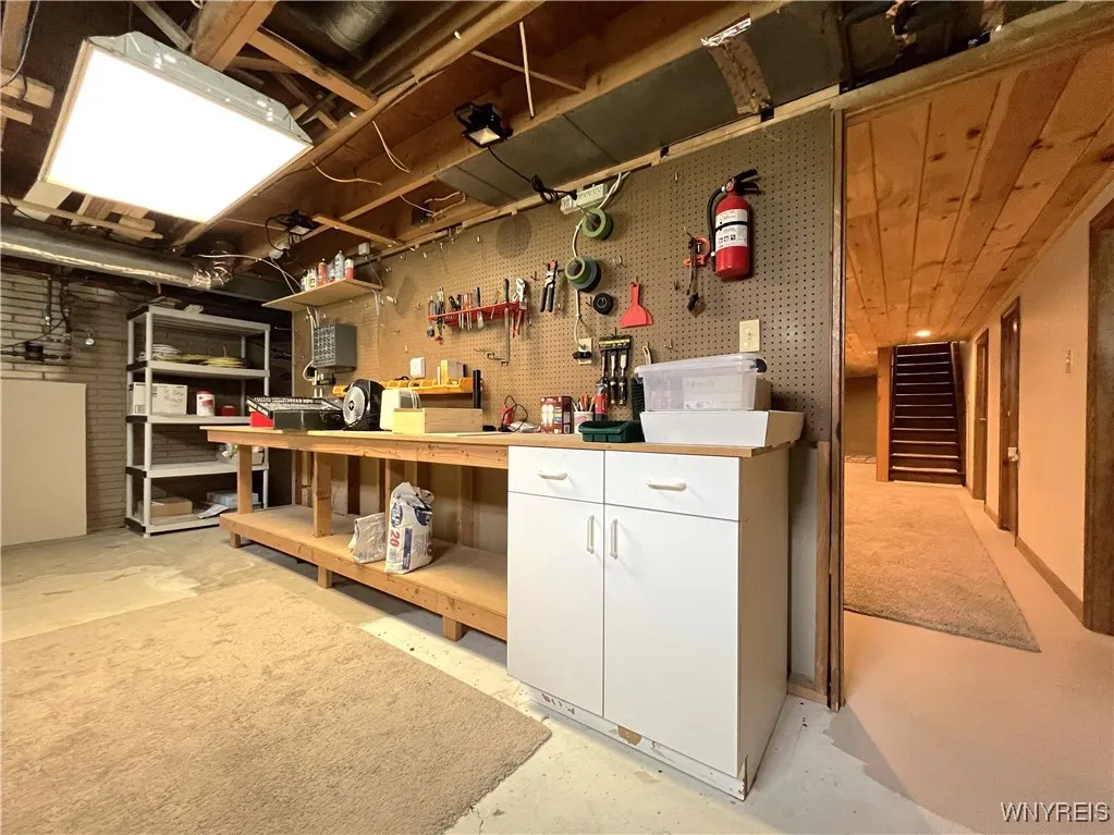 6525 Poplar Hill Lane, Clarence, New York 14051, Clarence, New York 14051, 3 Bedrooms Bedrooms, 8 Rooms Rooms,2 BathroomsBathrooms,Residential,For Sale,6525 Poplar Hill Lane, Clarence, New York 14051,B1621678