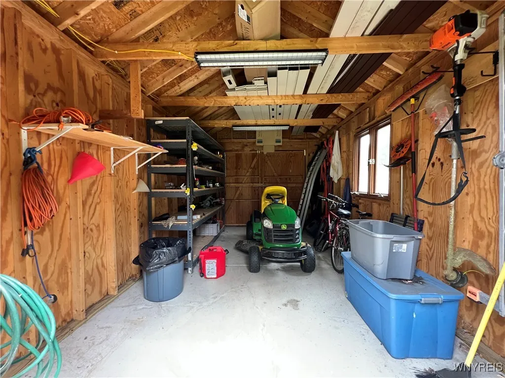 6525 Poplar Hill Lane, Clarence, New York 14051, Clarence, New York 14051, 3 Bedrooms Bedrooms, 8 Rooms Rooms,2 BathroomsBathrooms,Residential,For Sale,6525 Poplar Hill Lane, Clarence, New York 14051,B1621678