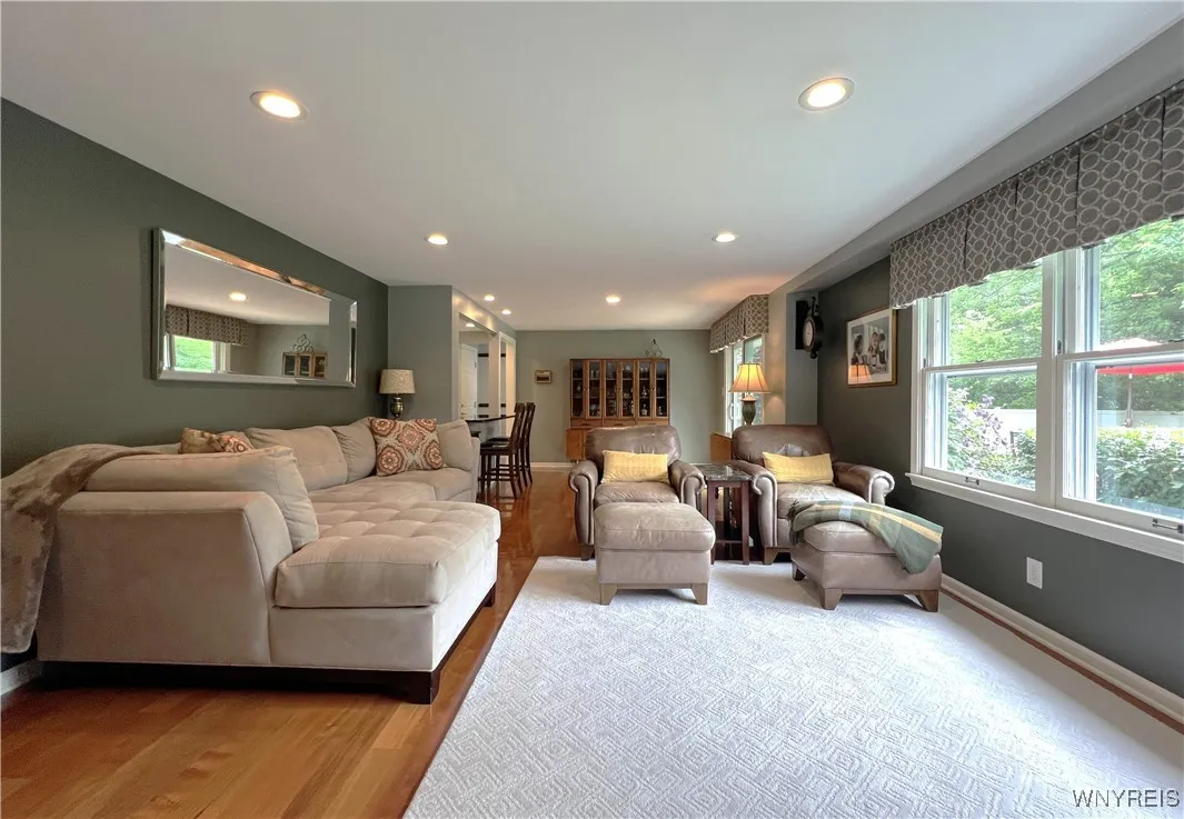6525 Poplar Hill Lane, Clarence, New York 14051, Clarence, New York 14051, 3 Bedrooms Bedrooms, 8 Rooms Rooms,2 BathroomsBathrooms,Residential,For Sale,6525 Poplar Hill Lane, Clarence, New York 14051,B1621678