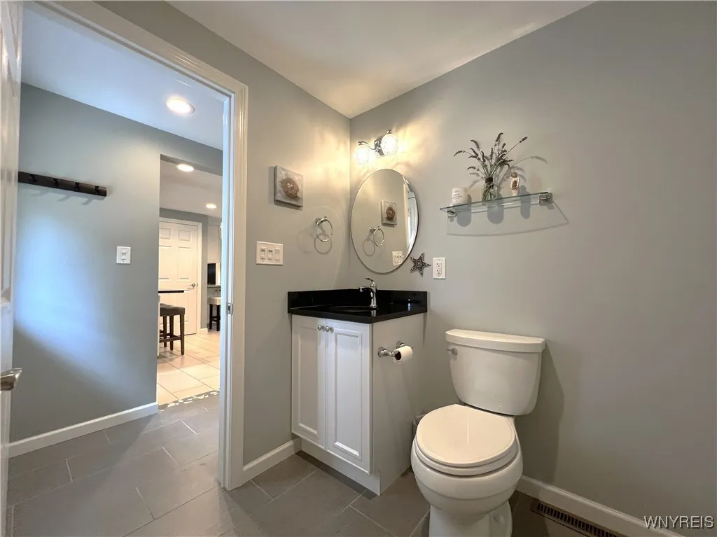6525 Poplar Hill Lane, Clarence, New York 14051, Clarence, New York 14051, 3 Bedrooms Bedrooms, 8 Rooms Rooms,2 BathroomsBathrooms,Residential,For Sale,6525 Poplar Hill Lane, Clarence, New York 14051,B1621678