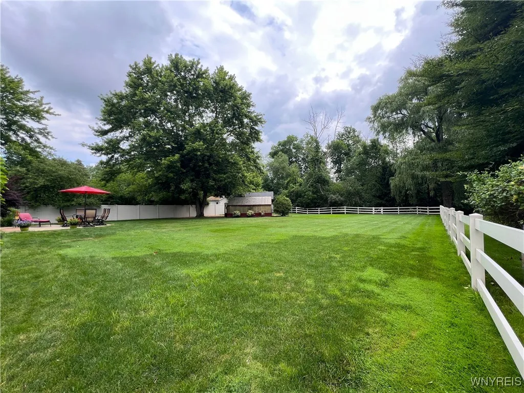 6525 Poplar Hill Lane, Clarence, New York 14051, Clarence, New York 14051, 3 Bedrooms Bedrooms, 8 Rooms Rooms,2 BathroomsBathrooms,Residential,For Sale,6525 Poplar Hill Lane, Clarence, New York 14051,B1621678
