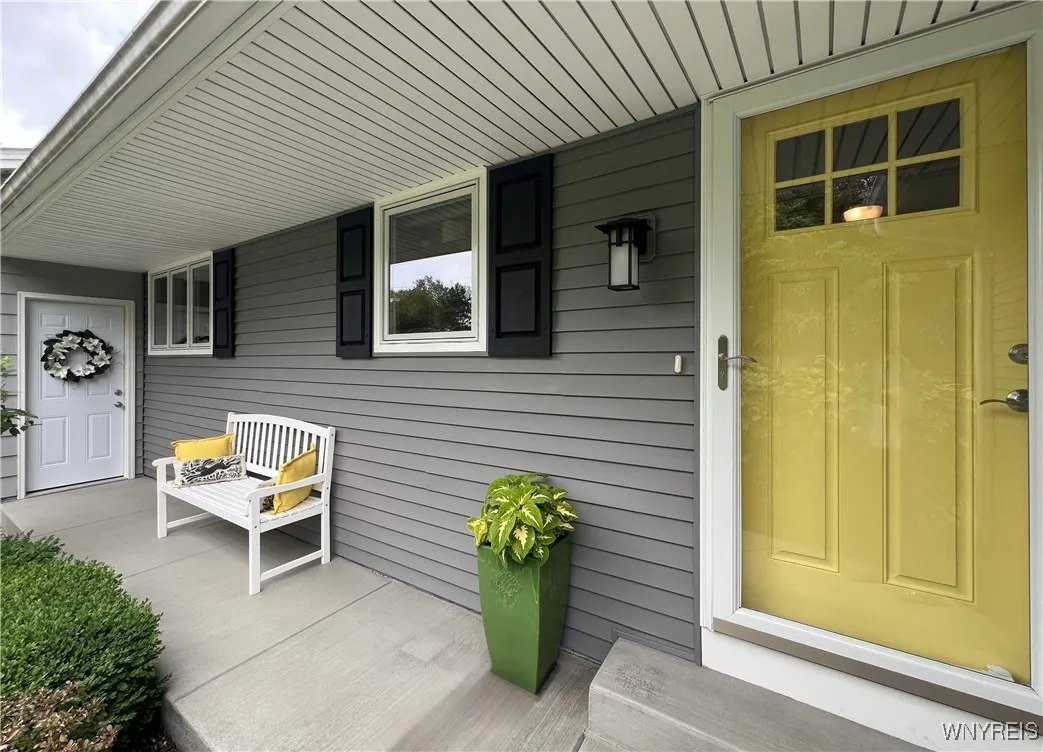 6525 Poplar Hill Lane, Clarence, New York 14051, Clarence, New York 14051, 3 Bedrooms Bedrooms, 8 Rooms Rooms,2 BathroomsBathrooms,Residential,For Sale,6525 Poplar Hill Lane, Clarence, New York 14051,B1621678