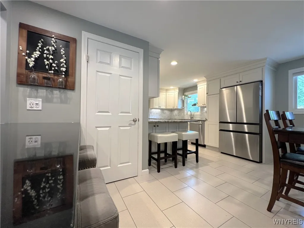 6525 Poplar Hill Lane, Clarence, New York 14051, Clarence, New York 14051, 3 Bedrooms Bedrooms, 8 Rooms Rooms,2 BathroomsBathrooms,Residential,For Sale,6525 Poplar Hill Lane, Clarence, New York 14051,B1621678