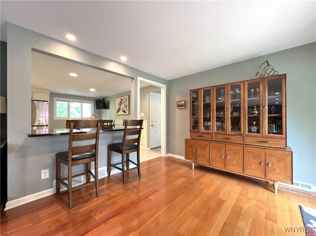 6525 Poplar Hill Lane, Clarence, New York 14051, Clarence, New York 14051, 3 Bedrooms Bedrooms, 8 Rooms Rooms,2 BathroomsBathrooms,Residential,For Sale,6525 Poplar Hill Lane, Clarence, New York 14051,B1621678