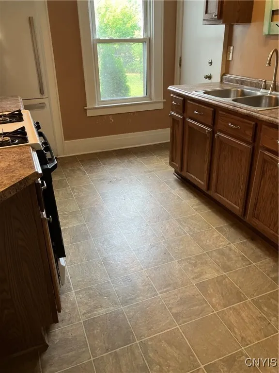 229-31 Osborne Street, Manlius, New York 13116, Manlius, New York 13116, 6 Bedrooms Bedrooms, ,2 BathroomsBathrooms,Residential,Closed,229-31 Osborne Street, Manlius, New York 13116,0,S1622902
