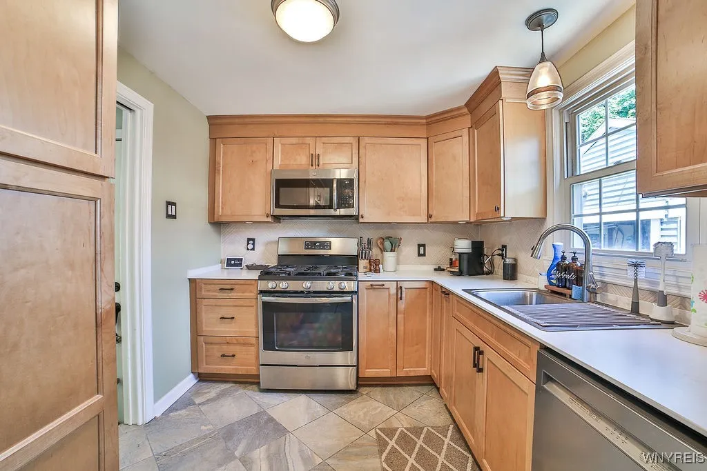 94 Dexter Terrace, Tonawanda, New York 14150, Tonawanda, New York 14150, 3 Bedrooms Bedrooms, 6 Rooms Rooms,1 BathroomBathrooms,Residential,For Sale,94 Dexter Terrace, Tonawanda, New York 14150,B1626768