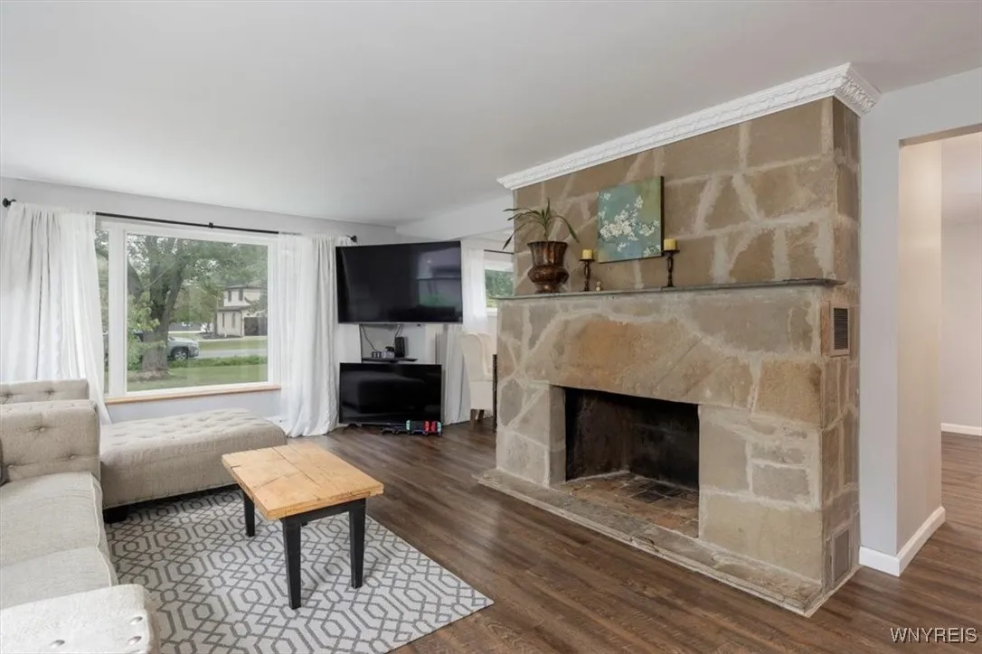 376 Lein Road, West Seneca, New York 14224, West Seneca, New York 14224, 5 Bedrooms Bedrooms, 8 Rooms Rooms,2 BathroomsBathrooms,Residential,For Sale,376 Lein Road, West Seneca, New York 14224,B1627777