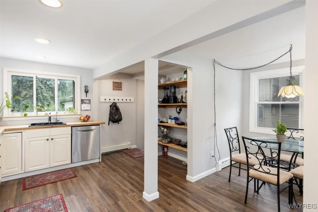 376 Lein Road, West Seneca, New York 14224, West Seneca, New York 14224, 5 Bedrooms Bedrooms, 8 Rooms Rooms,2 BathroomsBathrooms,Residential,For Sale,376 Lein Road, West Seneca, New York 14224,B1627777