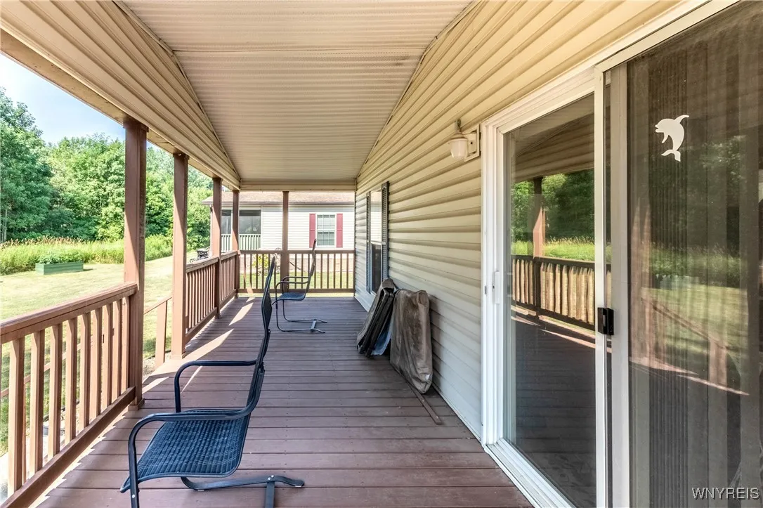 215 Golden Pond, Newstead, New York 14001, Newstead, New York 14001, 3 Bedrooms Bedrooms, 5 Rooms Rooms,2 BathroomsBathrooms,Residential,Closed,215 Golden Pond, Newstead, New York 14001,0,B1624260