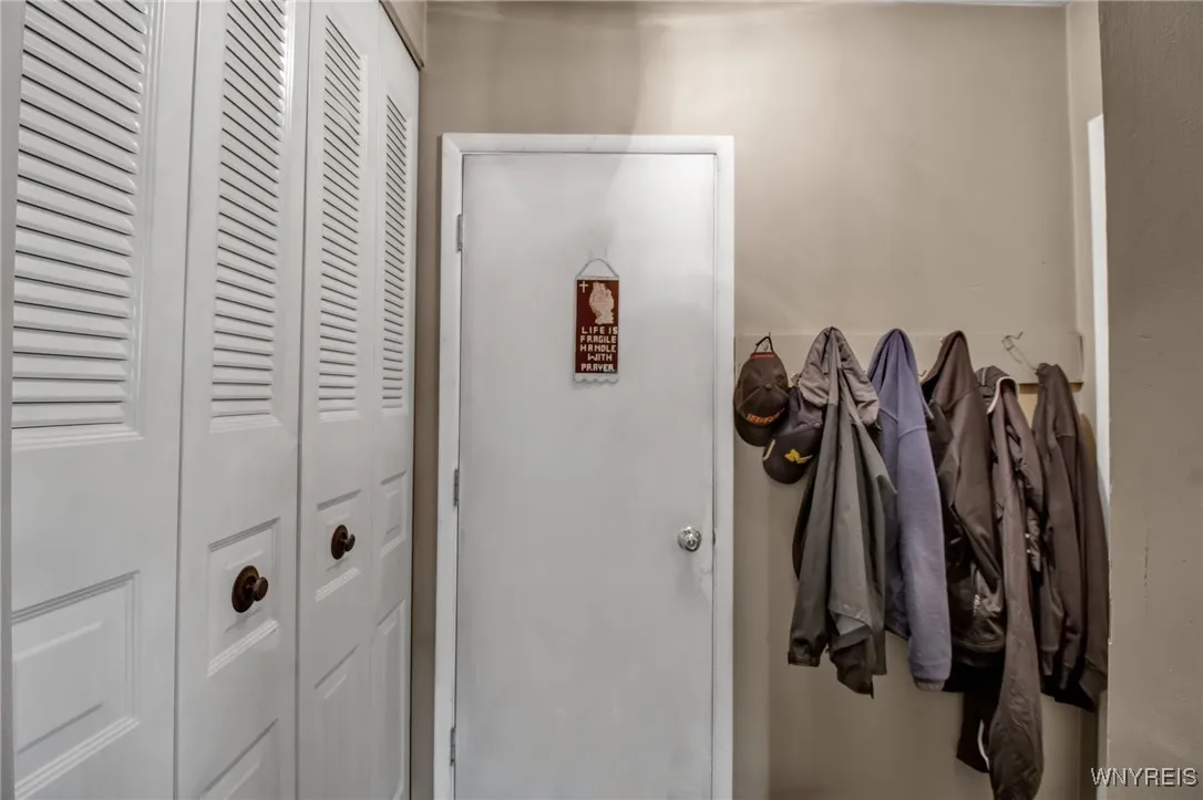 Foyer/Entry