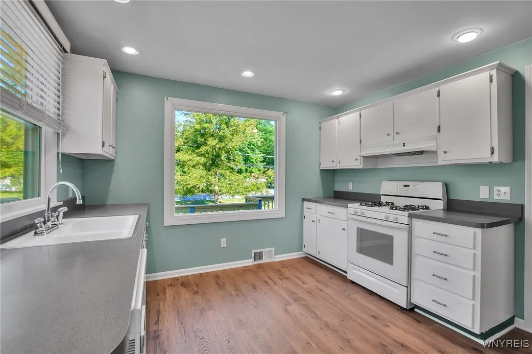 549 Campbell Boulevard, Amherst, New York 14068, Amherst, New York 14068, 3 Bedrooms Bedrooms, 6 Rooms Rooms,1 BathroomBathrooms,Residential,For Sale,549 Campbell Boulevard, Amherst, New York 14068,B1625877
