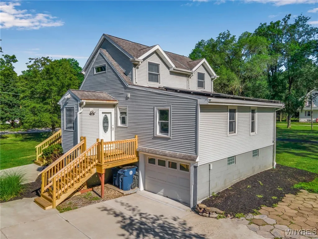 549 Campbell Boulevard, Amherst, New York 14068, Amherst, New York 14068, 3 Bedrooms Bedrooms, 6 Rooms Rooms,1 BathroomBathrooms,Residential,For Sale,549 Campbell Boulevard, Amherst, New York 14068,B1625877