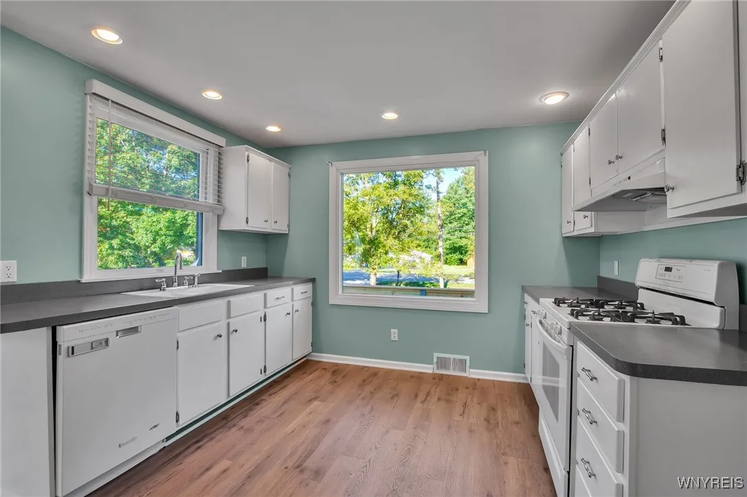 549 Campbell Boulevard, Amherst, New York 14068, Amherst, New York 14068, 3 Bedrooms Bedrooms, 6 Rooms Rooms,1 BathroomBathrooms,Residential,For Sale,549 Campbell Boulevard, Amherst, New York 14068,B1625877