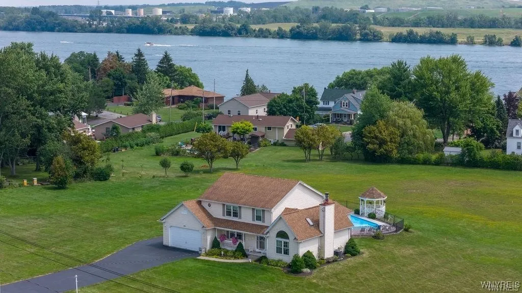 891 East River Road, Grand Island, New York 14072, Grand Island, New York 14072, 4 Bedrooms Bedrooms, 9 Rooms Rooms,2 BathroomsBathrooms,Residential,Closed,891 East River Road, Grand Island, New York 14072,0,B1627740