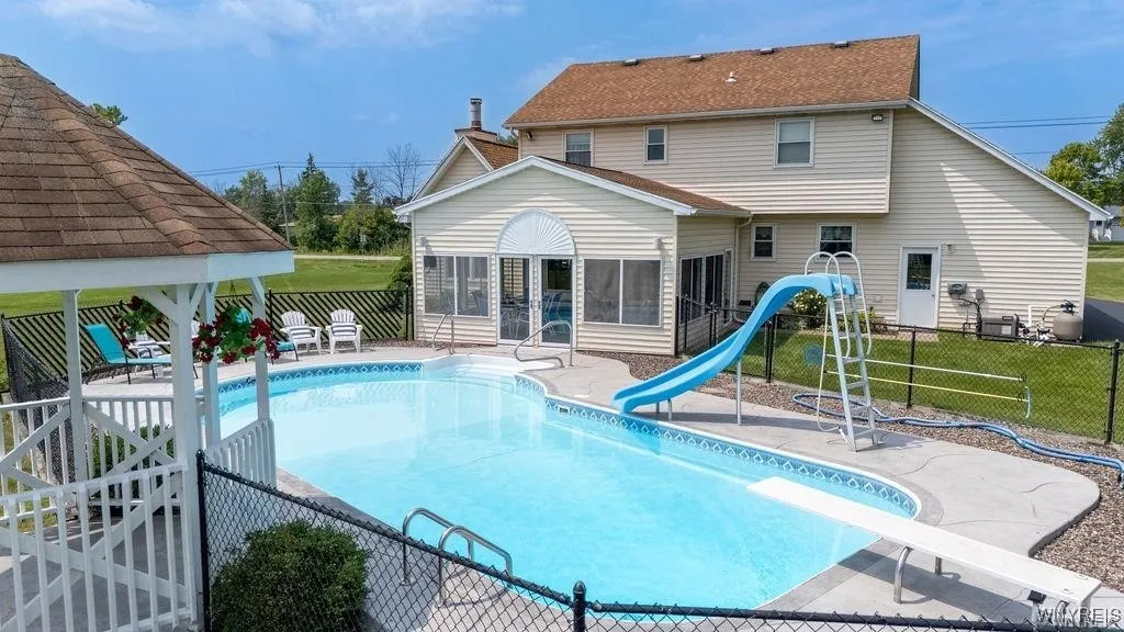 891 East River Road, Grand Island, New York 14072, Grand Island, New York 14072, 4 Bedrooms Bedrooms, 9 Rooms Rooms,2 BathroomsBathrooms,Residential,Closed,891 East River Road, Grand Island, New York 14072,0,B1627740