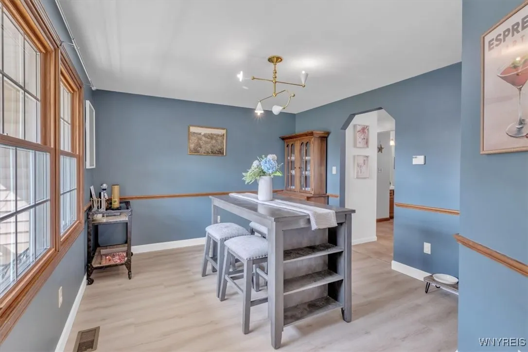 891 East River Road, Grand Island, New York 14072, Grand Island, New York 14072, 4 Bedrooms Bedrooms, 9 Rooms Rooms,2 BathroomsBathrooms,Residential,Closed,891 East River Road, Grand Island, New York 14072,0,B1627740