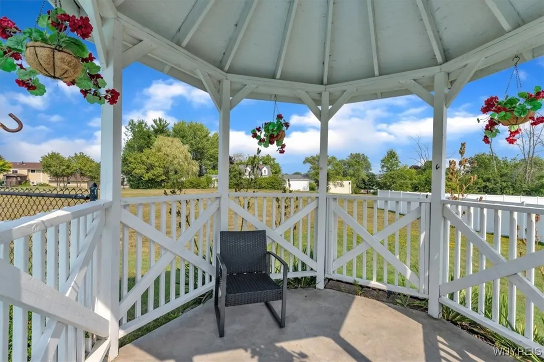 891 East River Road, Grand Island, New York 14072, Grand Island, New York 14072, 4 Bedrooms Bedrooms, 9 Rooms Rooms,2 BathroomsBathrooms,Residential,Closed,891 East River Road, Grand Island, New York 14072,0,B1627740