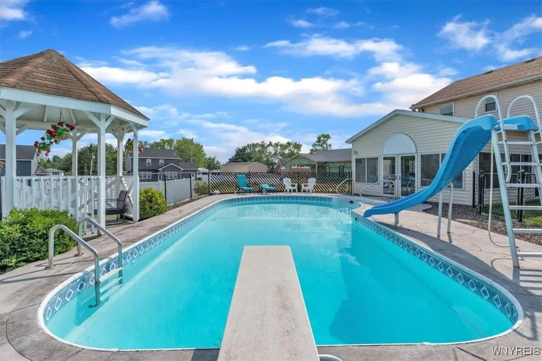 891 East River Road, Grand Island, New York 14072, Grand Island, New York 14072, 4 Bedrooms Bedrooms, 9 Rooms Rooms,2 BathroomsBathrooms,Residential,Closed,891 East River Road, Grand Island, New York 14072,0,B1627740