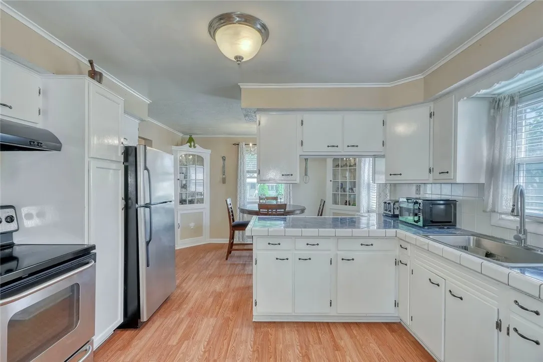 41 Farleigh Ave, Rochester, New York 14606, Rochester, New York 14606, 3 Bedrooms Bedrooms, 7 Rooms Rooms,1 BathroomBathrooms,Residential,Closed,41 Farleigh Ave, Rochester, New York 14606,0,R1627691