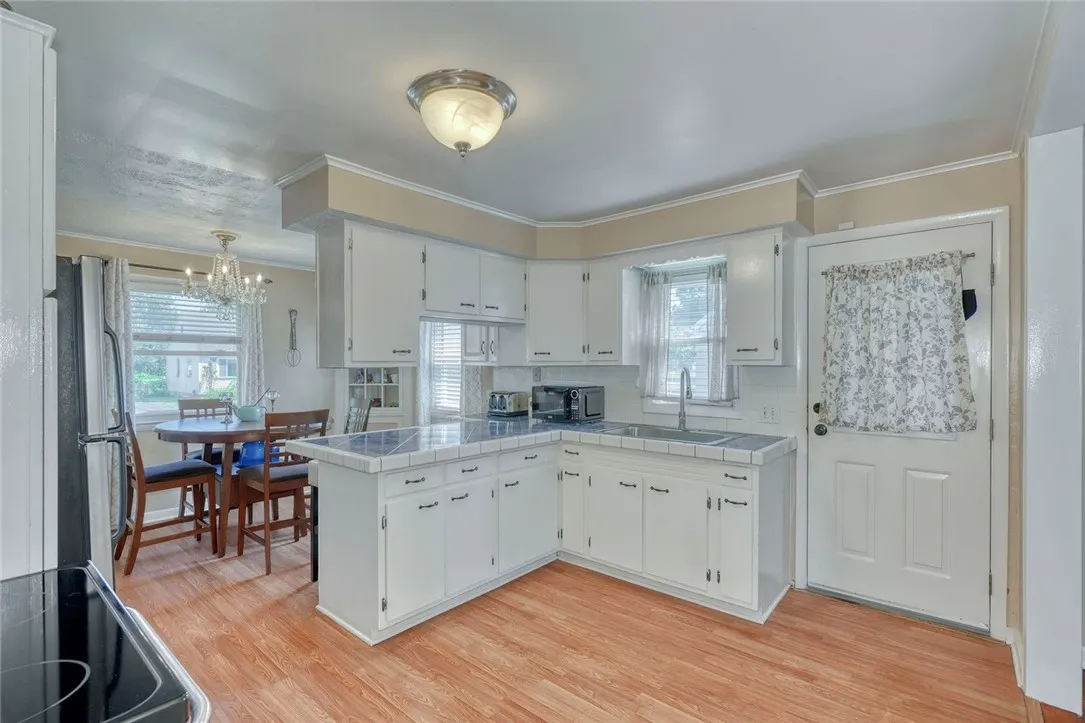 41 Farleigh Ave, Rochester, New York 14606, Rochester, New York 14606, 3 Bedrooms Bedrooms, 7 Rooms Rooms,1 BathroomBathrooms,Residential,Closed,41 Farleigh Ave, Rochester, New York 14606,0,R1627691