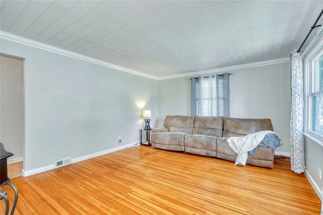 41 Farleigh Ave, Rochester, New York 14606, Rochester, New York 14606, 3 Bedrooms Bedrooms, 7 Rooms Rooms,1 BathroomBathrooms,Residential,Closed,41 Farleigh Ave, Rochester, New York 14606,0,R1627691