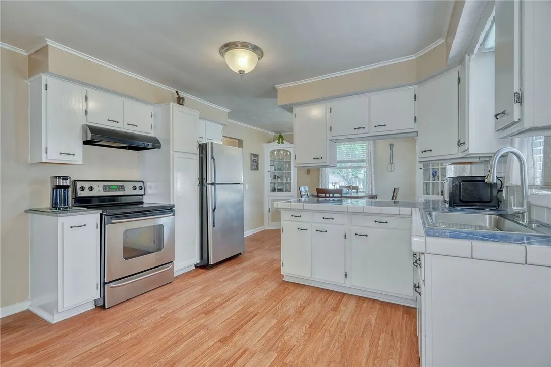 41 Farleigh Ave, Rochester, New York 14606, Rochester, New York 14606, 3 Bedrooms Bedrooms, 7 Rooms Rooms,1 BathroomBathrooms,Residential,Closed,41 Farleigh Ave, Rochester, New York 14606,0,R1627691