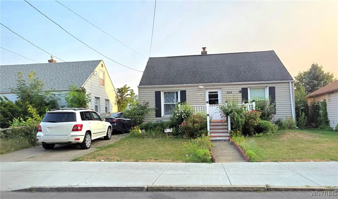 264 Skillen Street, Buffalo, New York 14207, Buffalo, New York 14207, 3 Bedrooms Bedrooms, 3 Rooms Rooms,1 BathroomBathrooms,Residential,For Sale,264 Skillen Street, Buffalo, New York 14207,B1627639