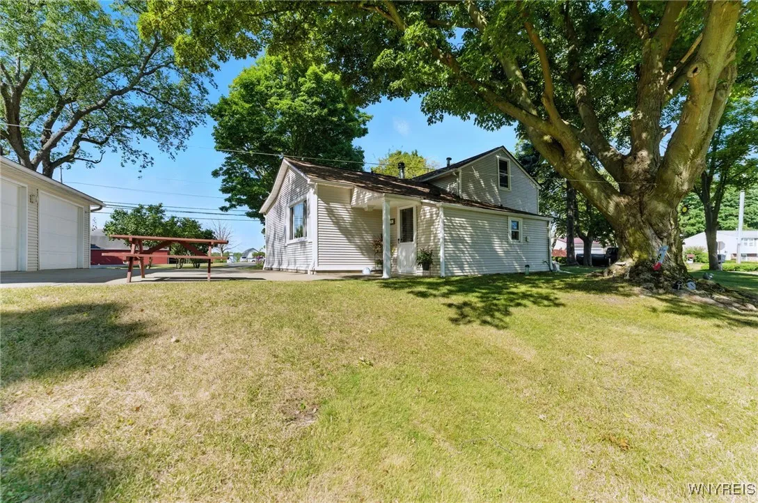 204 Foxcroft Drive, Hamburg, New York 14075, Hamburg, New York 14075, 3 Bedrooms Bedrooms, 10 Rooms Rooms,1 BathroomBathrooms,Residential,Closed,204 Foxcroft Drive, Hamburg, New York 14075,0,B1626162