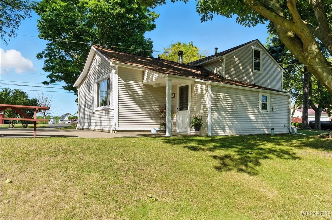 204 Foxcroft Drive, Hamburg, New York 14075, Hamburg, New York 14075, 3 Bedrooms Bedrooms, 10 Rooms Rooms,1 BathroomBathrooms,Residential,Closed,204 Foxcroft Drive, Hamburg, New York 14075,0,B1626162