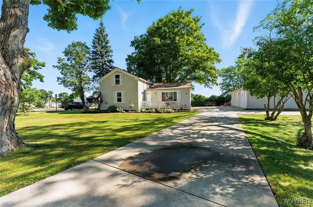 204 Foxcroft Drive, Hamburg, New York 14075, Hamburg, New York 14075, 3 Bedrooms Bedrooms, 10 Rooms Rooms,1 BathroomBathrooms,Residential,Closed,204 Foxcroft Drive, Hamburg, New York 14075,0,B1626162