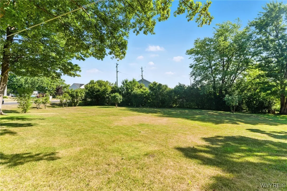 204 Foxcroft Drive, Hamburg, New York 14075, Hamburg, New York 14075, 3 Bedrooms Bedrooms, 10 Rooms Rooms,1 BathroomBathrooms,Residential,Closed,204 Foxcroft Drive, Hamburg, New York 14075,0,B1626162