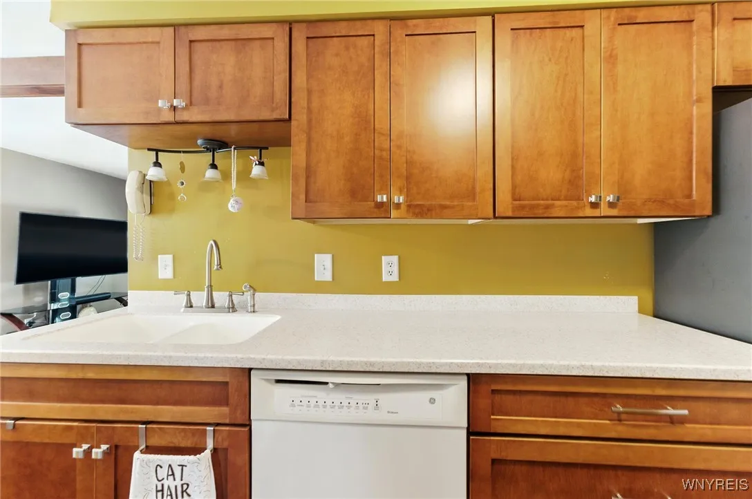 204 Foxcroft Drive, Hamburg, New York 14075, Hamburg, New York 14075, 3 Bedrooms Bedrooms, 10 Rooms Rooms,1 BathroomBathrooms,Residential,Closed,204 Foxcroft Drive, Hamburg, New York 14075,0,B1626162