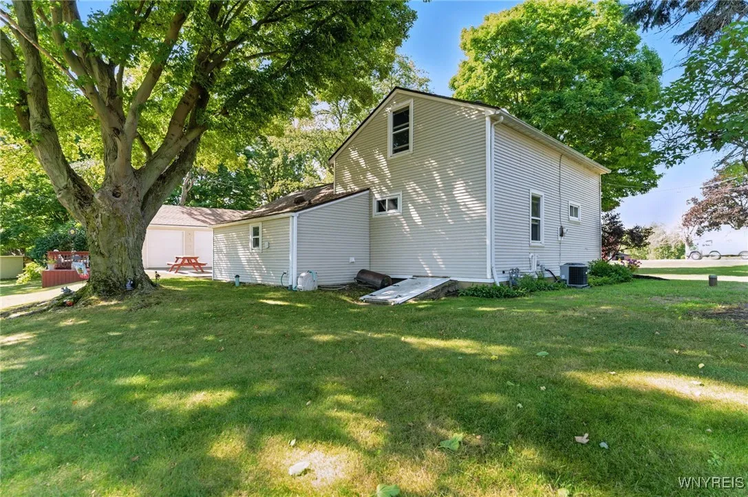 204 Foxcroft Drive, Hamburg, New York 14075, Hamburg, New York 14075, 3 Bedrooms Bedrooms, 10 Rooms Rooms,1 BathroomBathrooms,Residential,Closed,204 Foxcroft Drive, Hamburg, New York 14075,0,B1626162