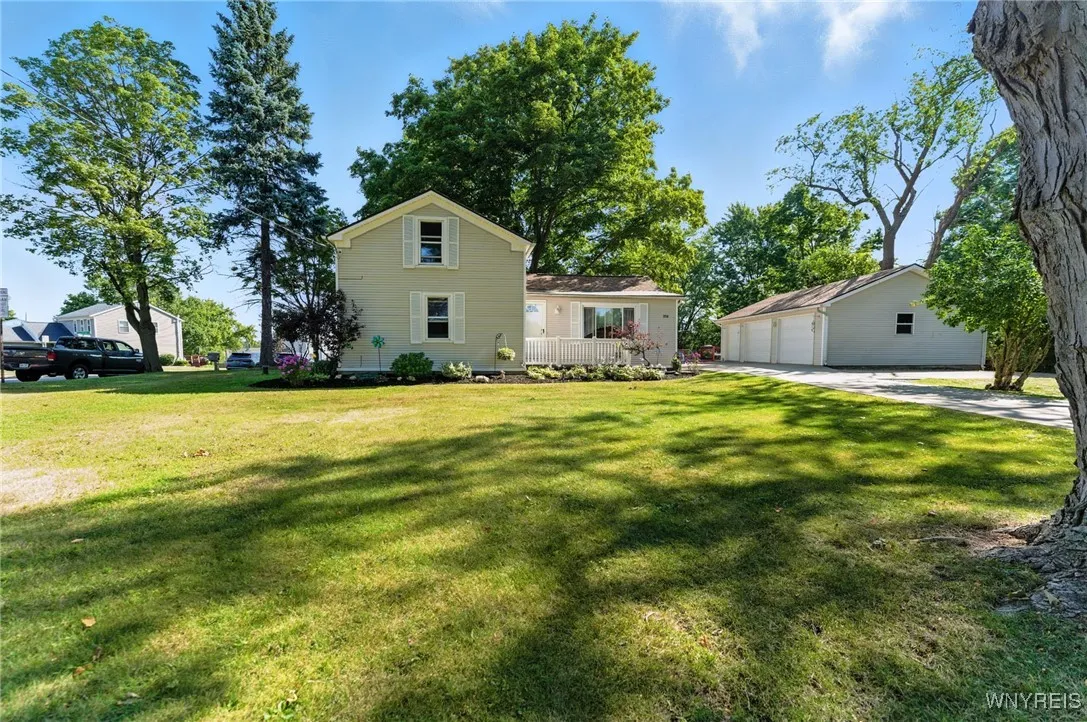 204 Foxcroft Drive, Hamburg, New York 14075, Hamburg, New York 14075, 3 Bedrooms Bedrooms, 10 Rooms Rooms,1 BathroomBathrooms,Residential,Closed,204 Foxcroft Drive, Hamburg, New York 14075,0,B1626162