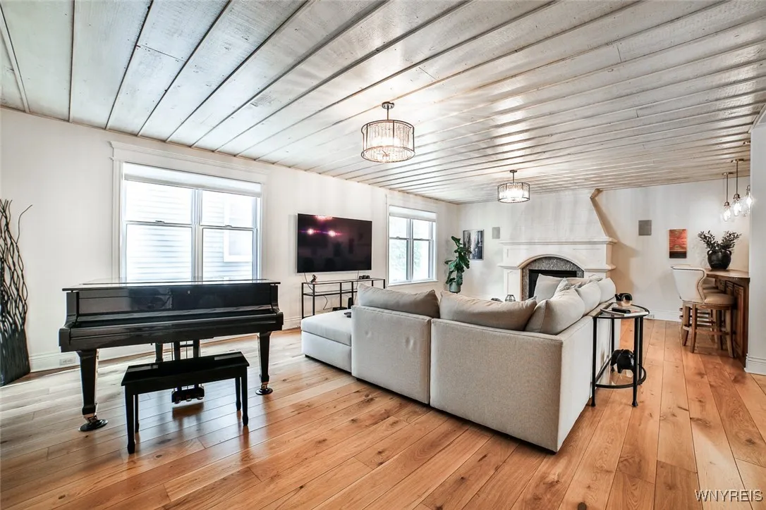 675 Potomac Avenue, Buffalo, New York 14222, Buffalo, New York 14222, 3 Bedrooms Bedrooms, 6 Rooms Rooms,2 BathroomsBathrooms,Residential Lease,For Rent,675 Potomac Avenue, Buffalo, New York 14222,B1627836