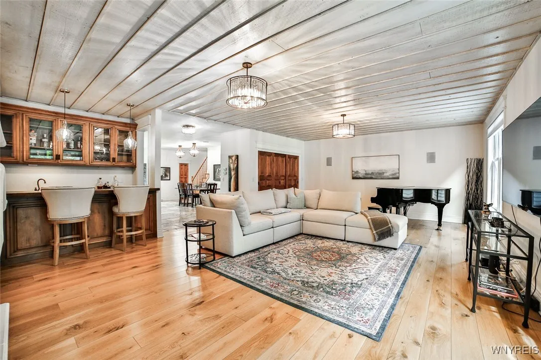 675 Potomac Avenue, Buffalo, New York 14222, Buffalo, New York 14222, 3 Bedrooms Bedrooms, 6 Rooms Rooms,2 BathroomsBathrooms,Residential Lease,For Rent,675 Potomac Avenue, Buffalo, New York 14222,B1627836
