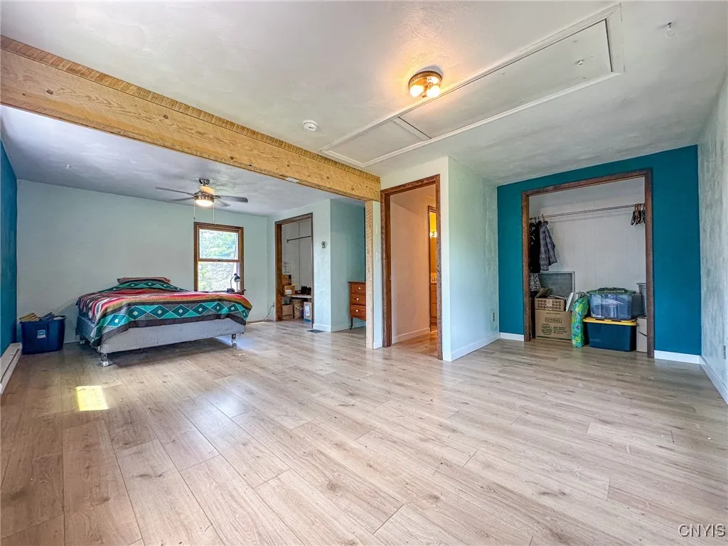 There are double closets n the primary bedroom