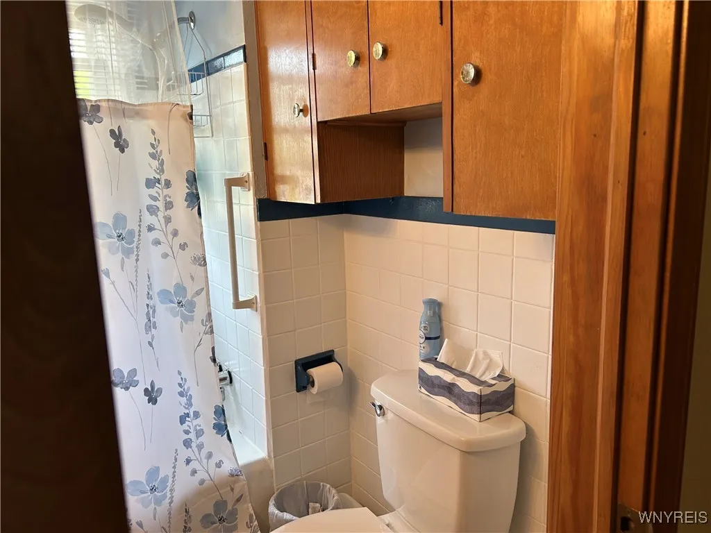 3684 Columbia Street, Hamburg, New York 14075, Hamburg, New York 14075, 3 Bedrooms Bedrooms, 7 Rooms Rooms,1 BathroomBathrooms,Residential,For Sale,3684 Columbia Street, Hamburg, New York 14075,B1627693