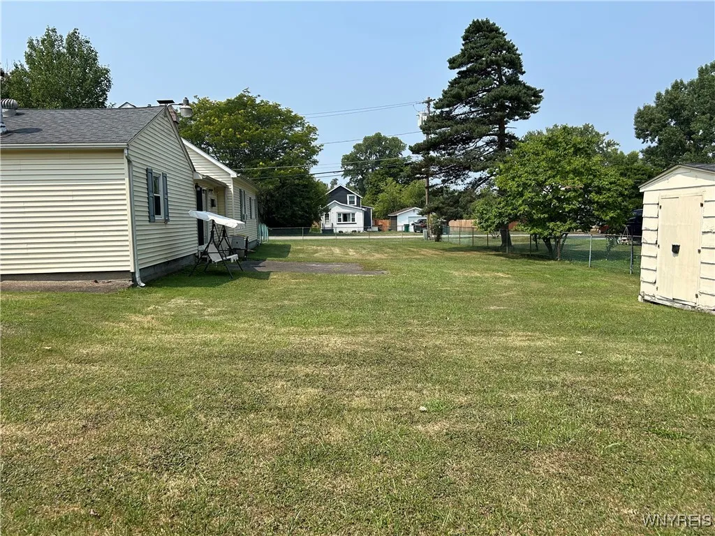 3684 Columbia Street, Hamburg, New York 14075, Hamburg, New York 14075, 3 Bedrooms Bedrooms, 7 Rooms Rooms,1 BathroomBathrooms,Residential,For Sale,3684 Columbia Street, Hamburg, New York 14075,B1627693