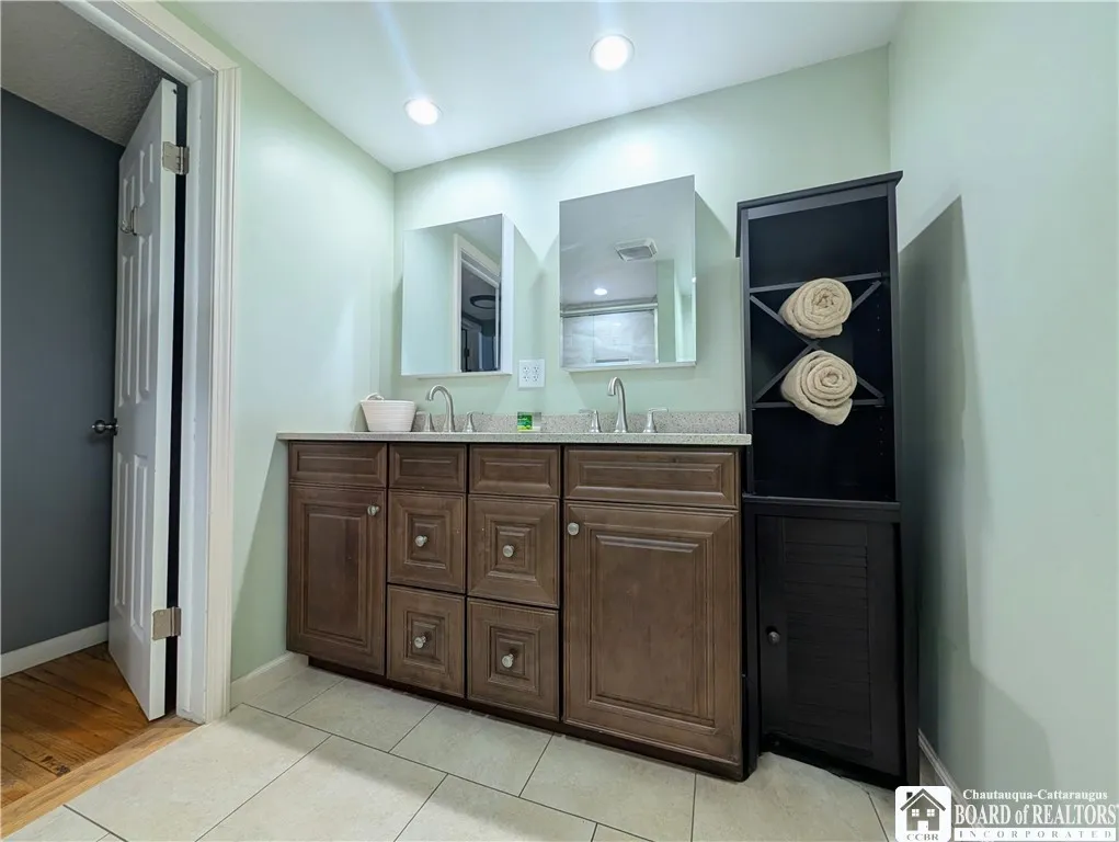 302 Kirkwood Drive, West Seneca, New York 14224, West Seneca, New York 14224, 3 Bedrooms Bedrooms, 6 Rooms Rooms,2 BathroomsBathrooms,Residential,For Sale,302 Kirkwood Drive, West Seneca, New York 14224,R1627830