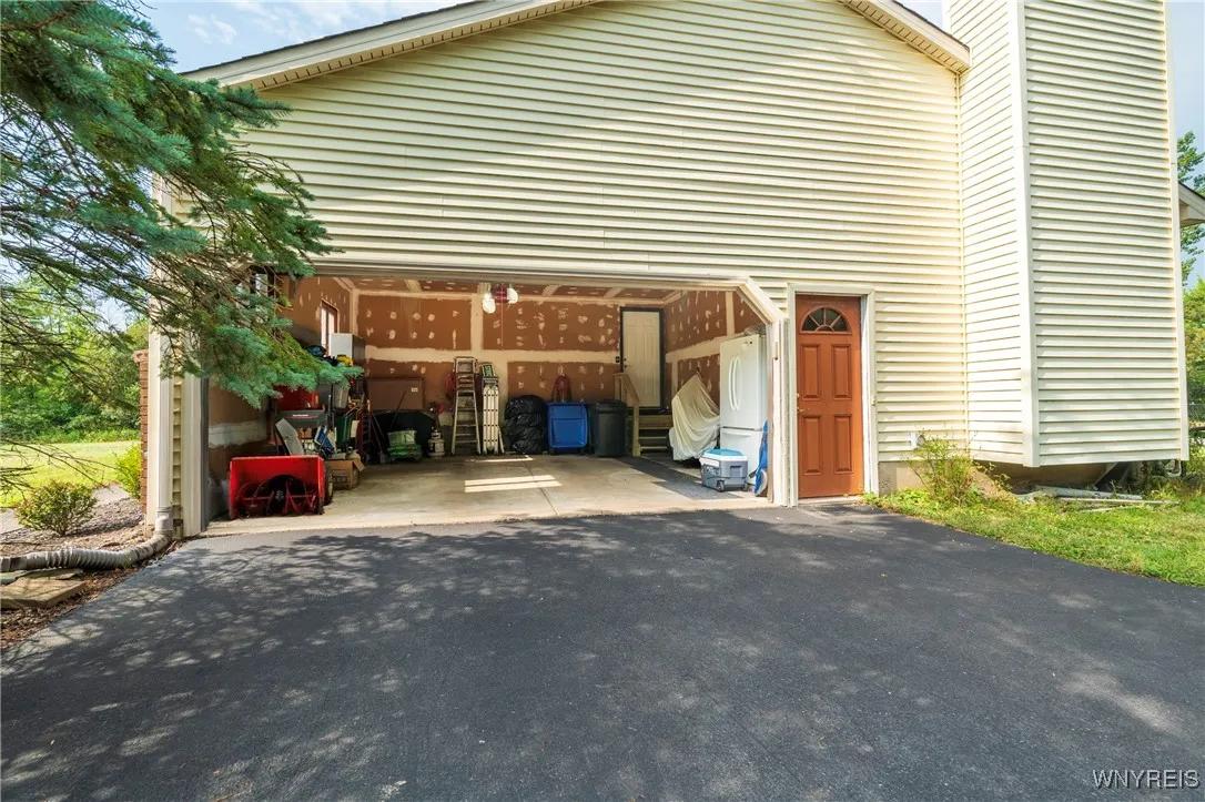 5769 Strickler Road, Clarence, New York 14031, Clarence, New York 14031, 3 Bedrooms Bedrooms, 7 Rooms Rooms,2 BathroomsBathrooms,Residential,For Sale,5769 Strickler Road, Clarence, New York 14031,B1627826